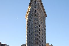 02-04 Flatiron Building Street View New York Madison Square Park.jpg